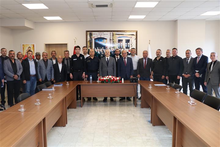 Köy ve Mahalle Muhtarları Toplantısı Gerçekleştirildi.