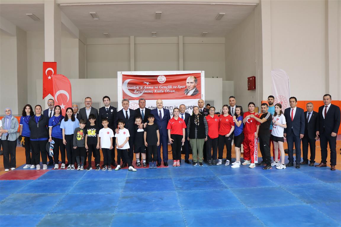 19 Mayıs Atatürk'ü Anma, Gençlik ve Spor Bayramı Kutlandı.